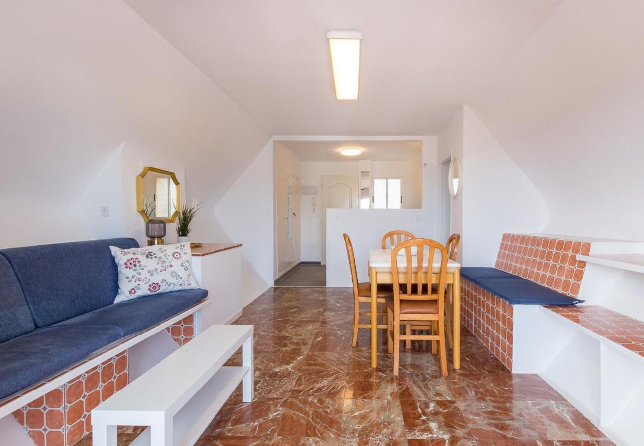 Reformado Apartamento En El Centro Con Vista Al Mar Торремолінос Екстер'єр фото