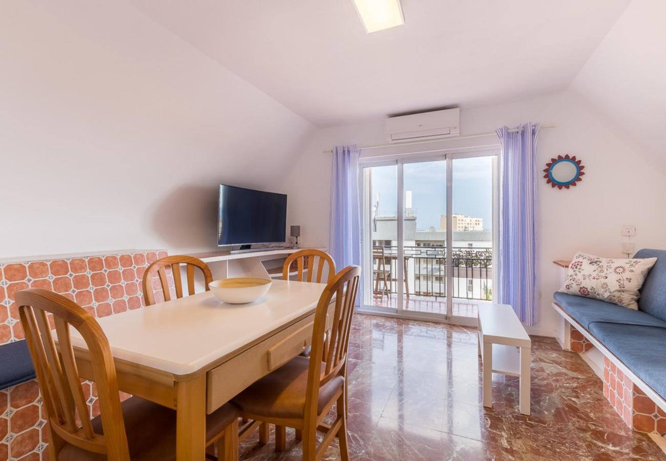 Reformado Apartamento En El Centro Con Vista Al Mar Торремолінос Екстер'єр фото