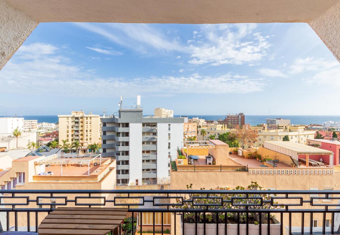 Reformado Apartamento En El Centro Con Vista Al Mar Торремолінос Екстер'єр фото