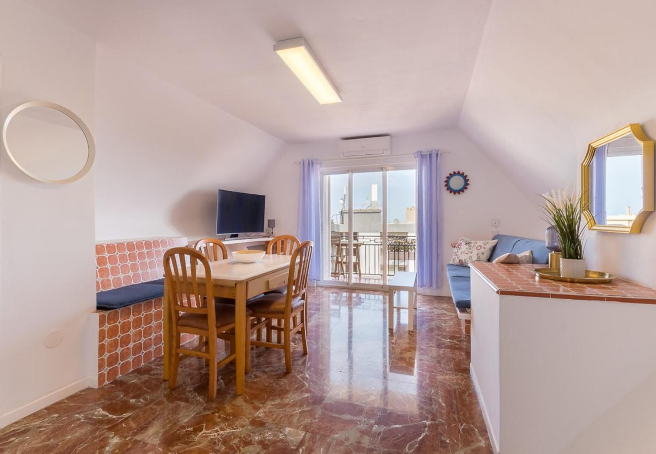 Reformado Apartamento En El Centro Con Vista Al Mar Торремолінос Екстер'єр фото