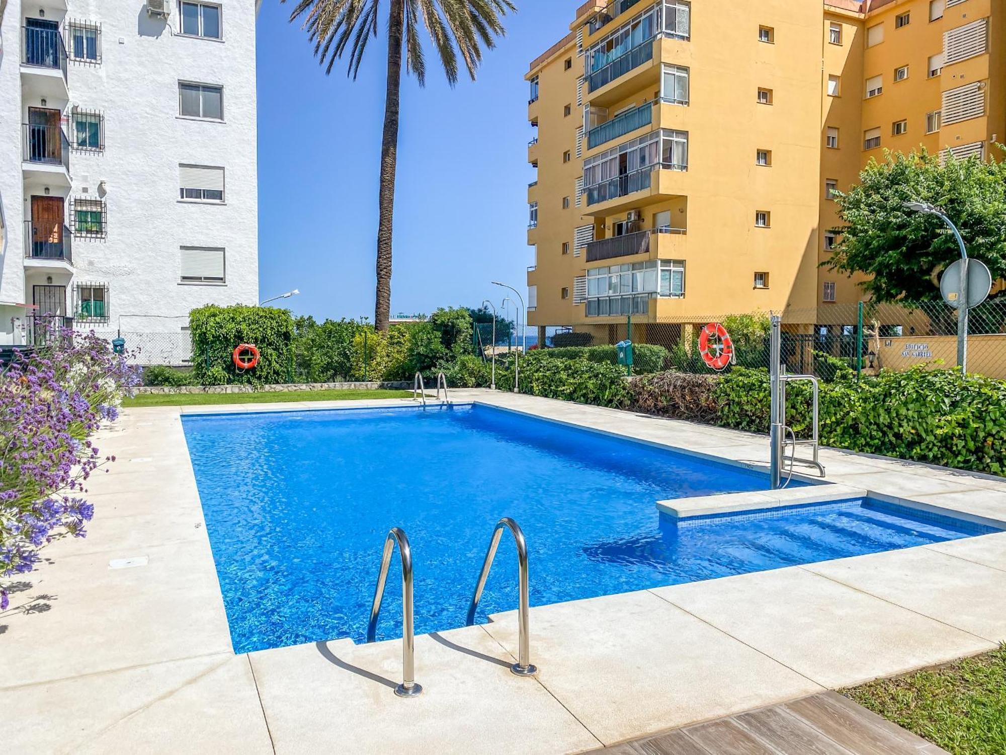 Reformado Apartamento En El Centro Con Vista Al Mar Торремолінос Екстер'єр фото